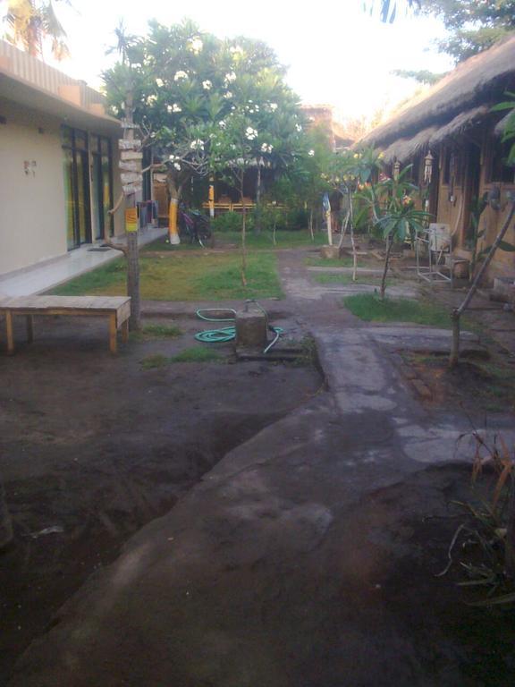 Baleku Homestay Trawangan Gili Trawangan Esterno foto